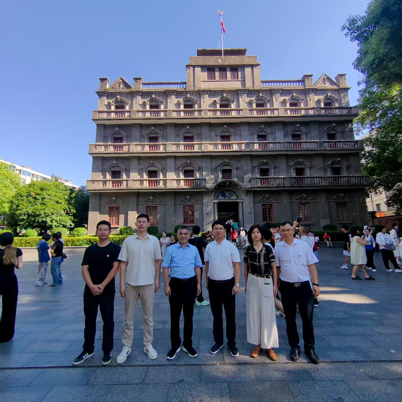 乐动（中国）第一党支部赴江西南昌开展“追寻红色起点 淬炼初心使命”主题党日活动